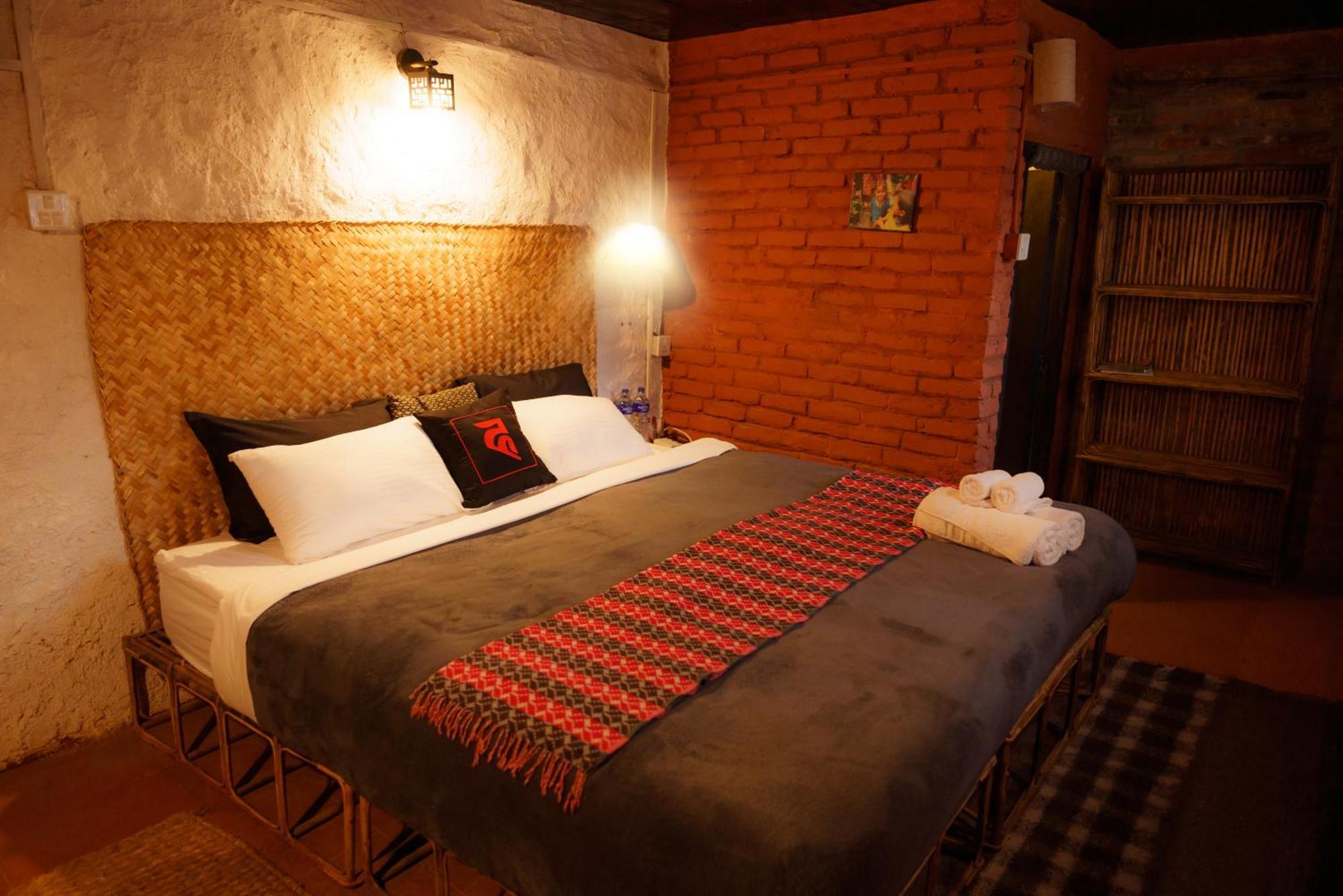 Lalitpur Hira Guest House מראה חיצוני תמונה